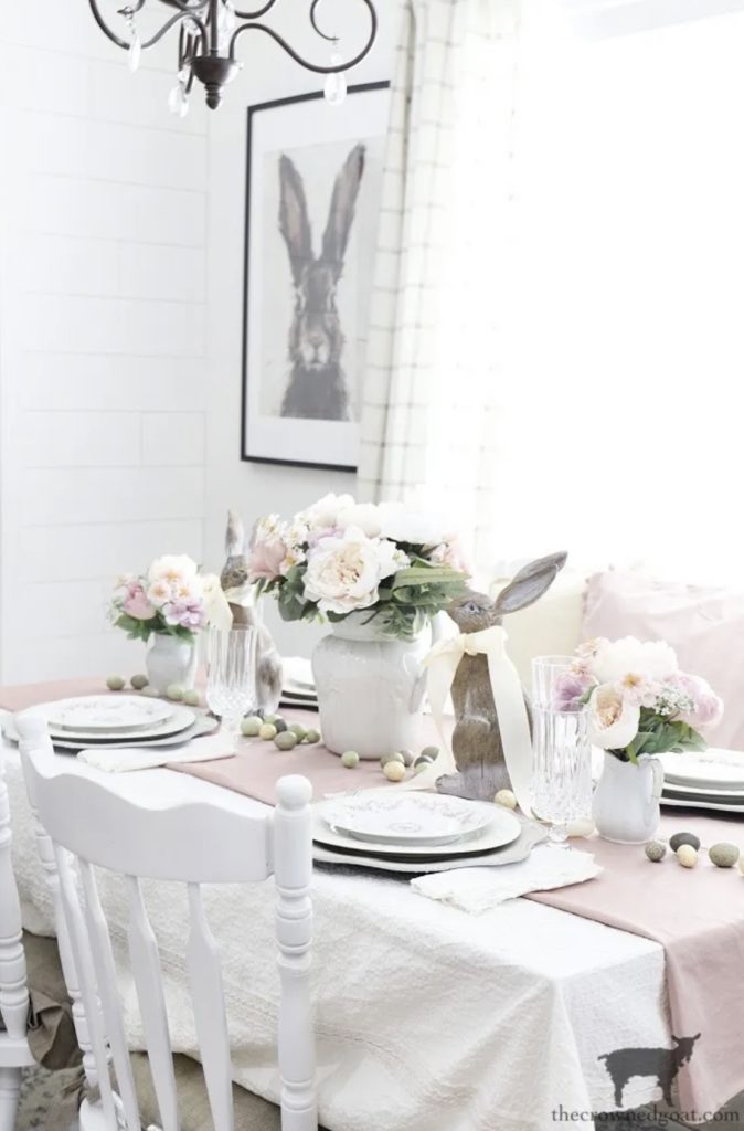Easter tablespace with bunnies and flowers